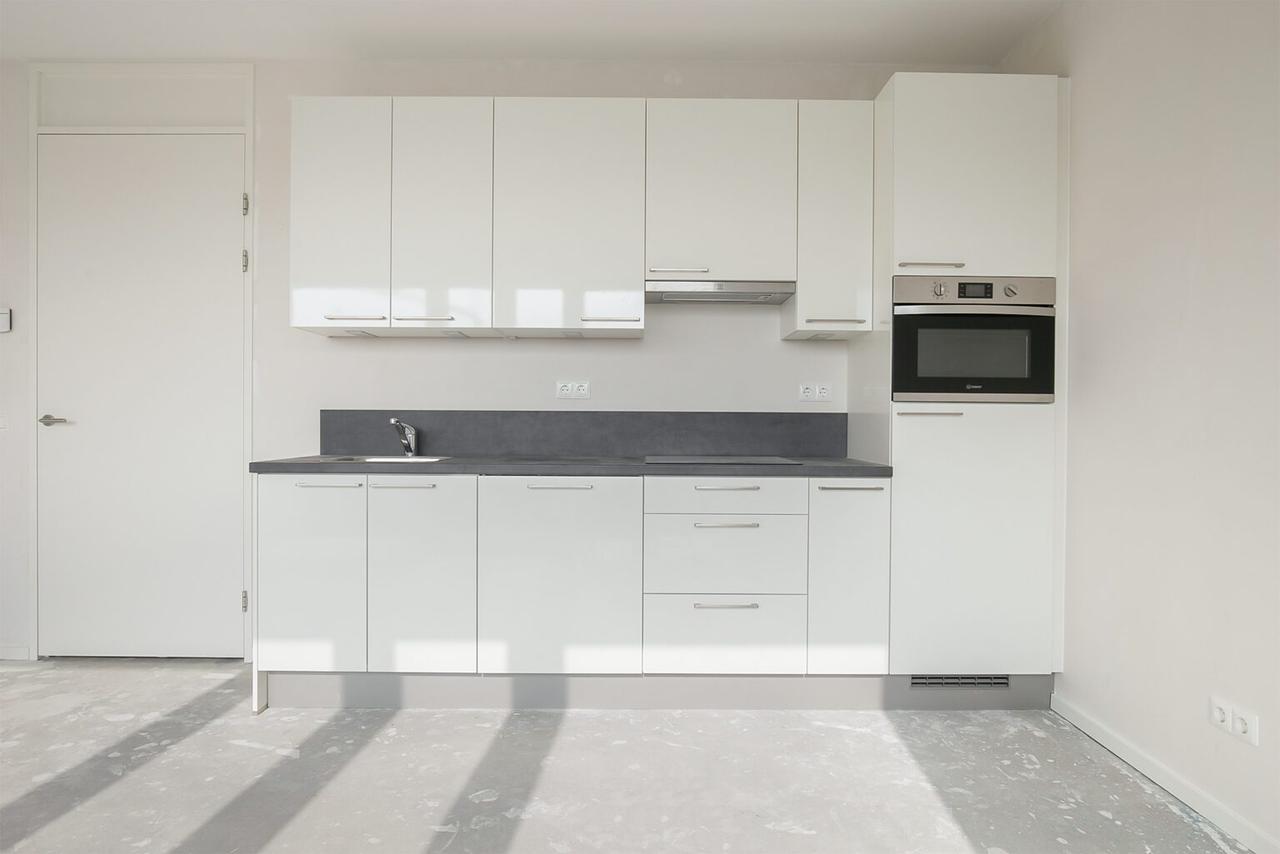 Waterfront Apartment in Transwijk - Image 9