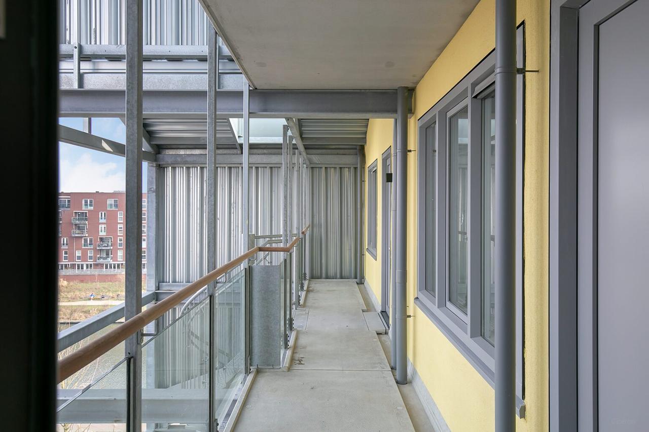 Waterfront Apartment in Transwijk - Image 4