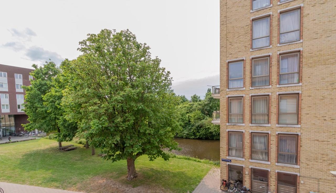Furnished 1-bedroom apartment with balcony - Image 13