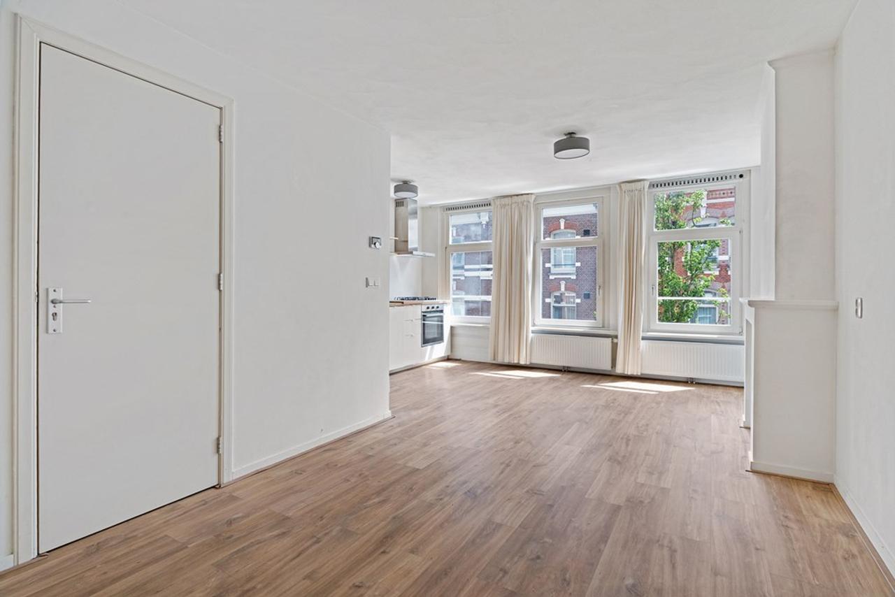 2-bedroom apartment in De Pijp - Image 1