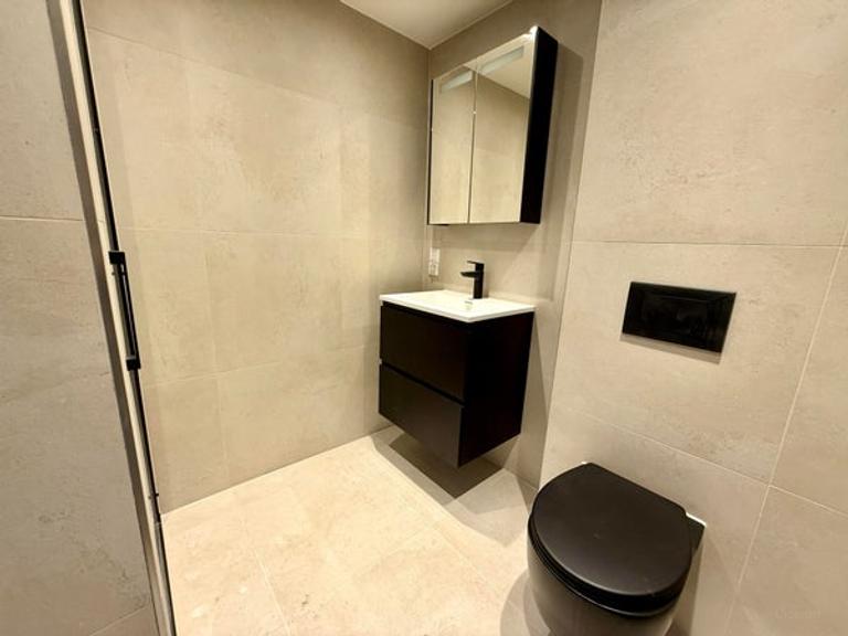 2-bedroom apartment with garden - Image 6