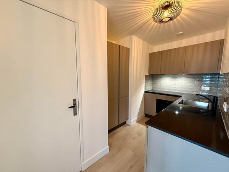2-bedroom apartment with garden - Image 4