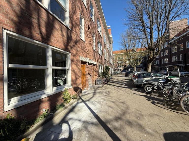 2-bedroom apartment with garden - Image 9