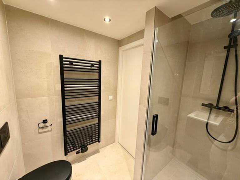 2-bedroom apartment with garden - Image 7