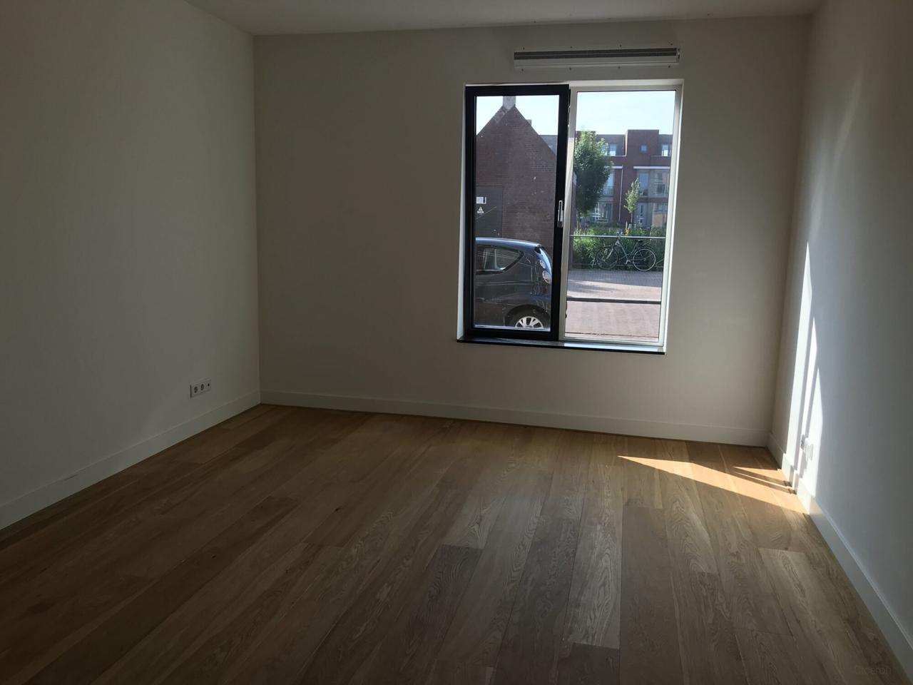 76m² apartment with parking in Amsterdam Noord - Image 3