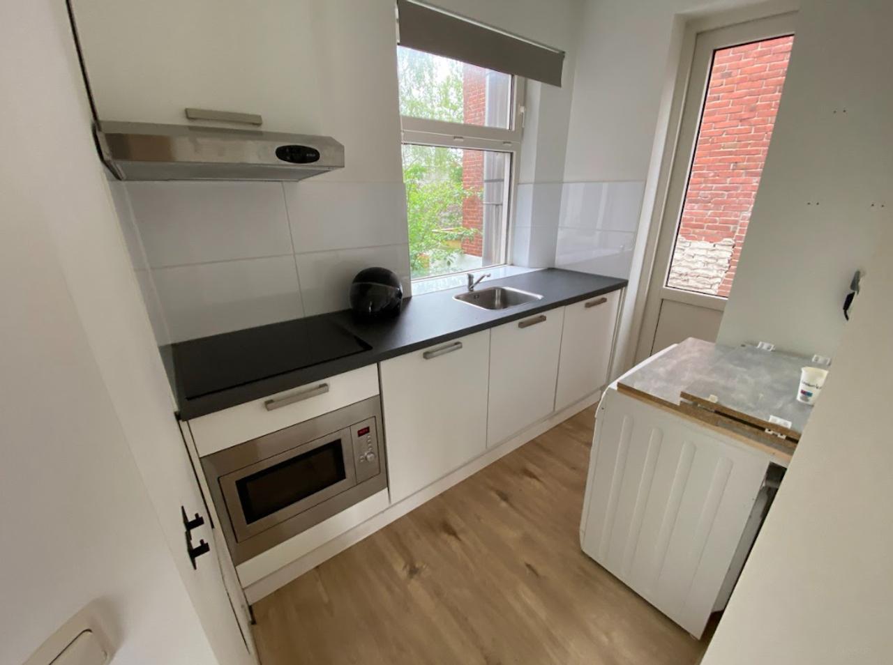 Studio met balkon in Helpman - Afbeelding 2