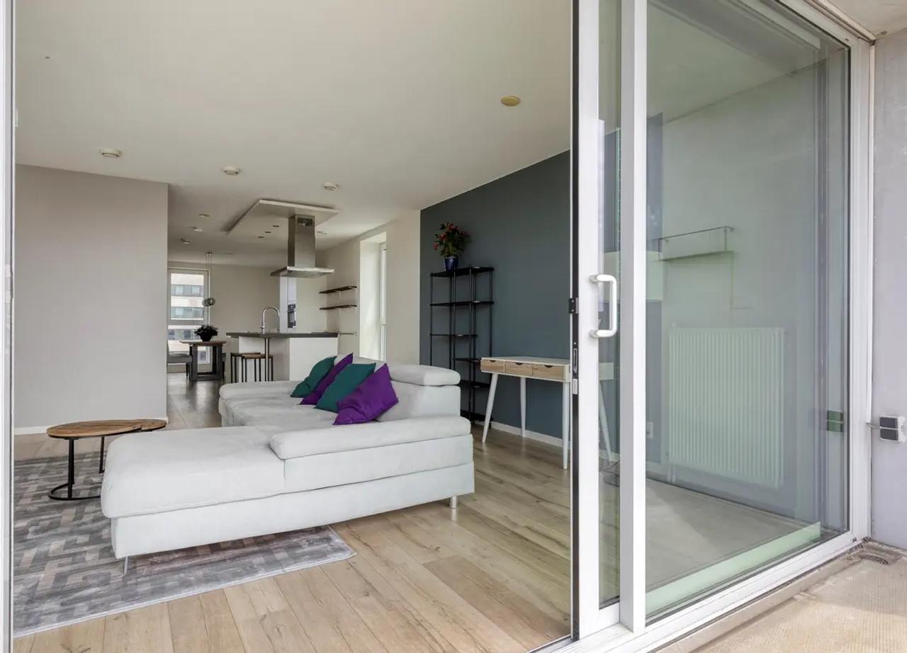 Licht 3-kamerappartement met balkon - Afbeelding 8