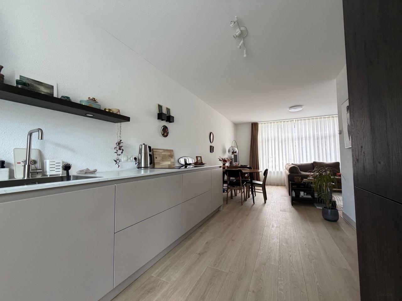 3-kamer appartement met balkon - Afbeelding 8