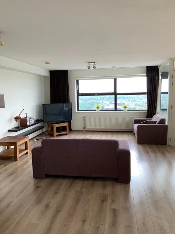3-kamerappartement met parking op de 20e - Afbeelding 3