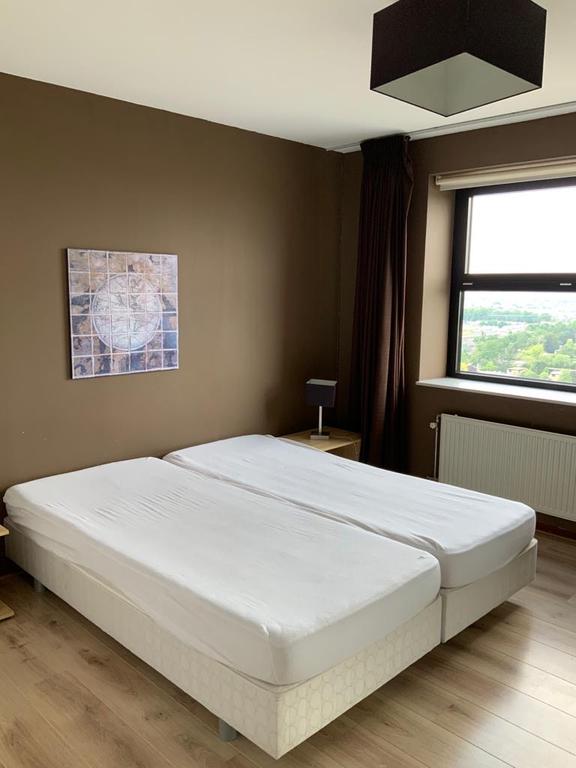 3-kamerappartement met parking op de 20e - Afbeelding 9