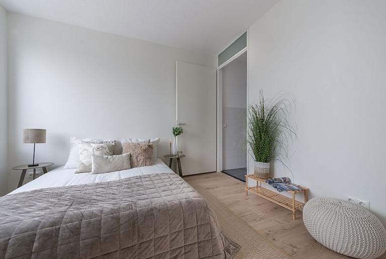 Modern 1-bedroom apartment in Overvecht - Image 9