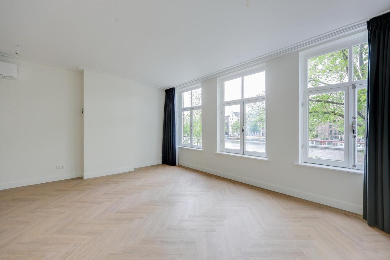 Renovated Apartment on the Amstel River - Image 5