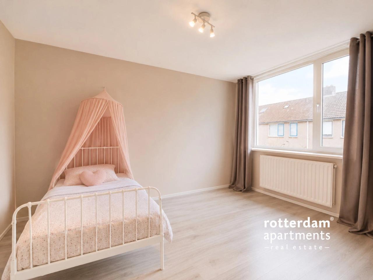 Tussenwoning met 4 slaapkamers en tuin - Afbeelding 6