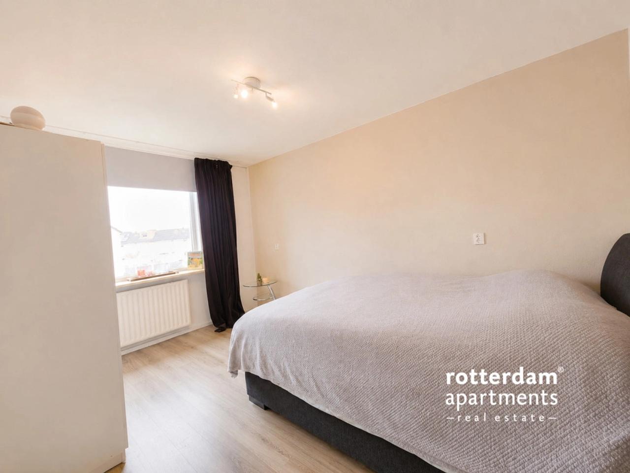 Tussenwoning met 4 slaapkamers en tuin - Afbeelding 5