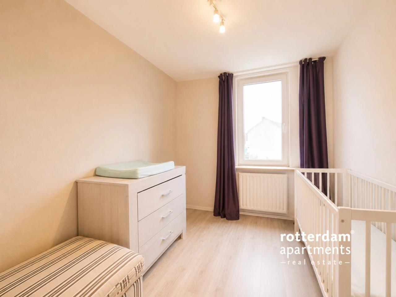 Tussenwoning met 4 slaapkamers en tuin - Afbeelding 8