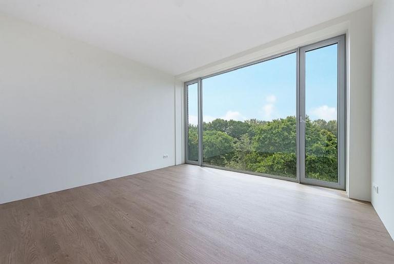 2-bedroom apartment with parking space - Image 15