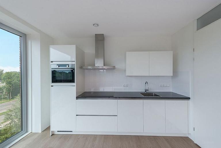 2-bedroom apartment with parking space - Image 9