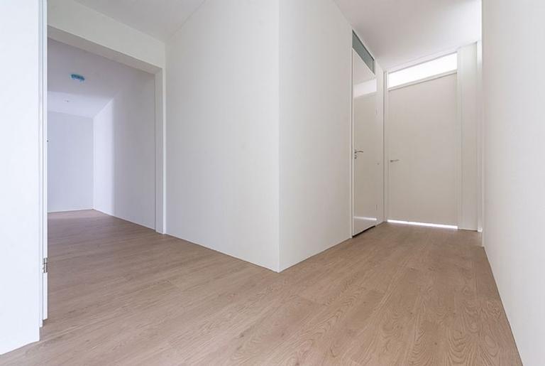 2-bedroom apartment with parking space - Image 6