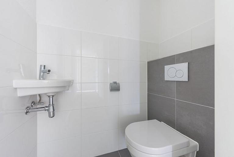 2-bedroom apartment with parking space - Image 7