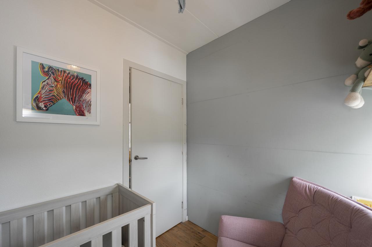 5-bedroom house with garden and garage - Image 23