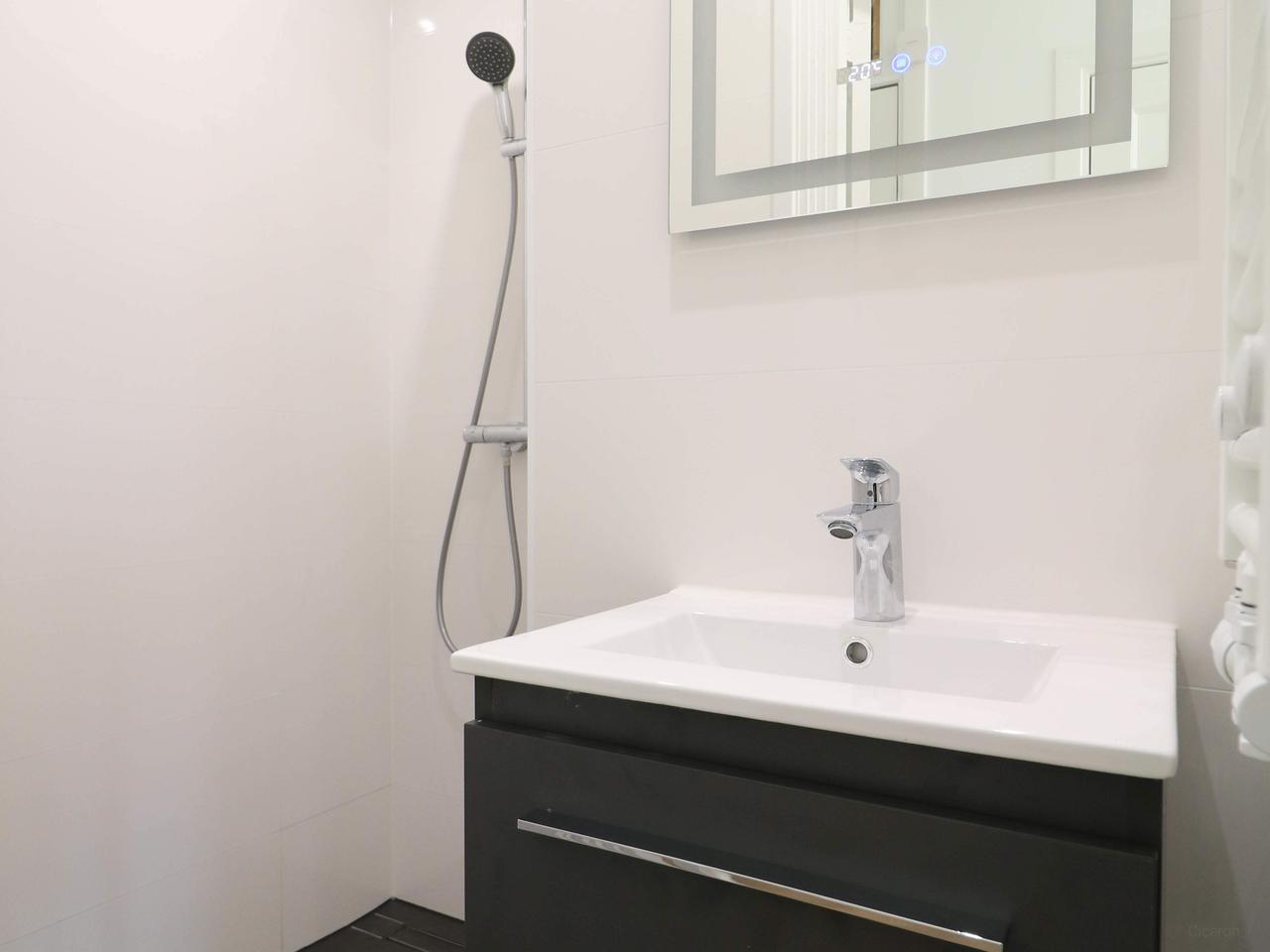 Gerenoveerd 3-kamerappartement met balkon - Afbeelding 6
