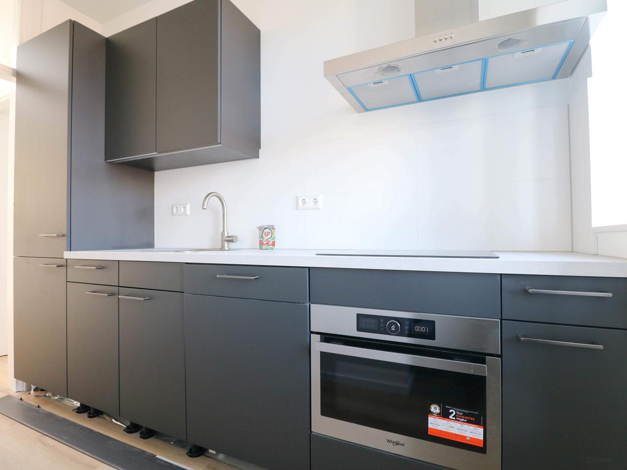 Gerenoveerd 3-kamerappartement met balkon - Afbeelding 8