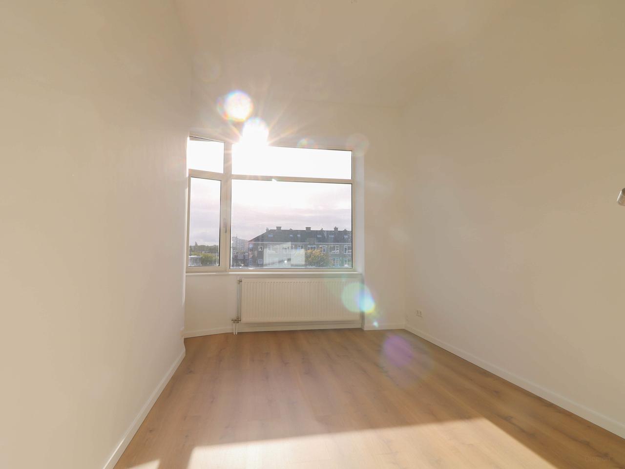 Gerenoveerd 3-kamerappartement met balkon - Afbeelding 4