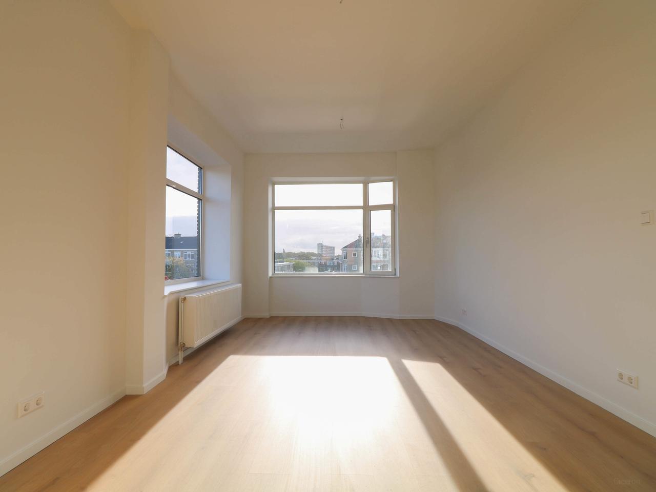 Gerenoveerd 3-kamerappartement met balkon - Afbeelding 1