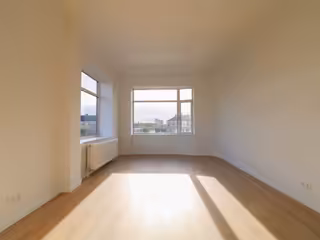 Gerenoveerd 3-kamerappartement met balkon