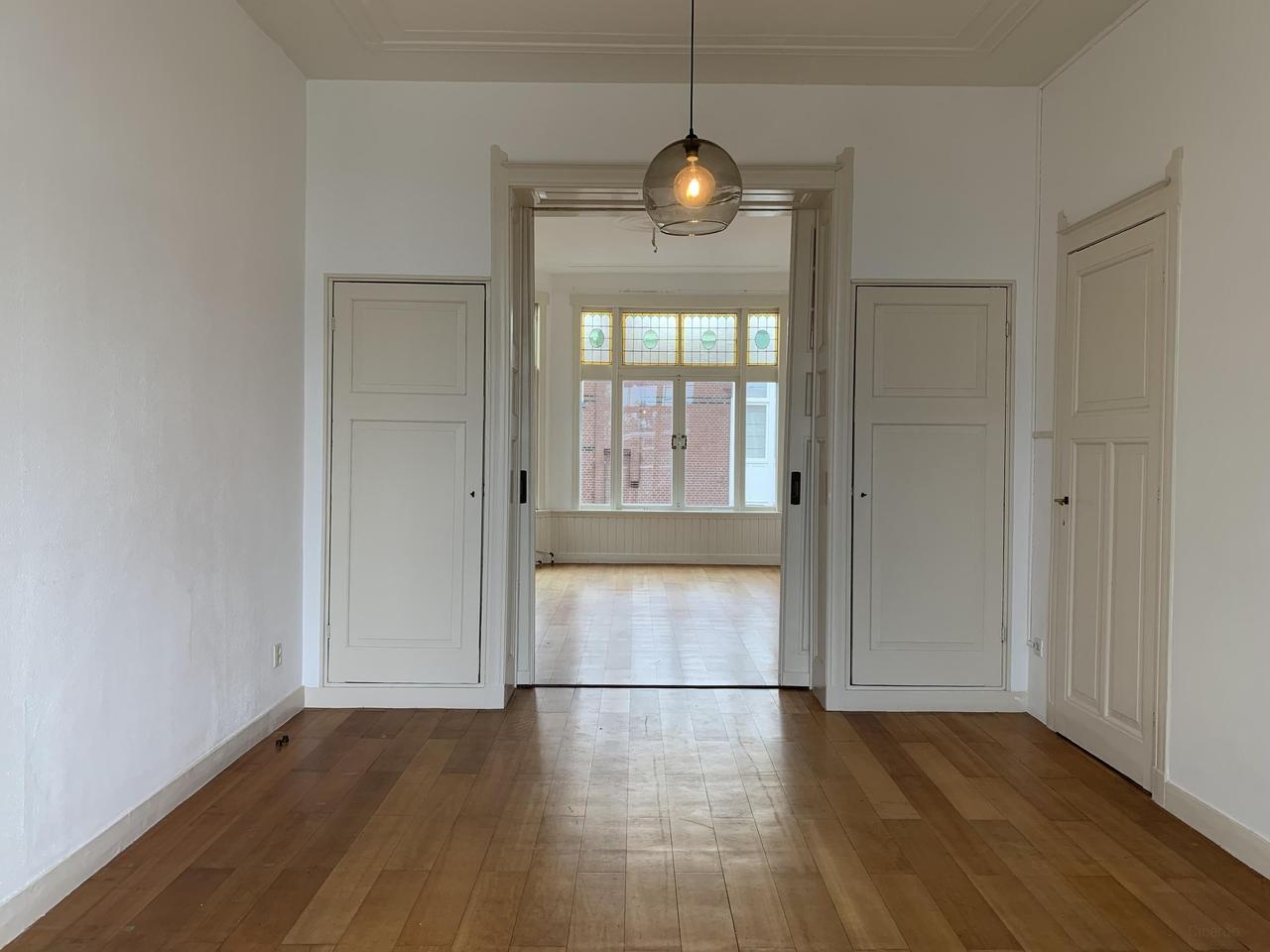 110 m² appartement met 4 slaapkamers - Afbeelding 2