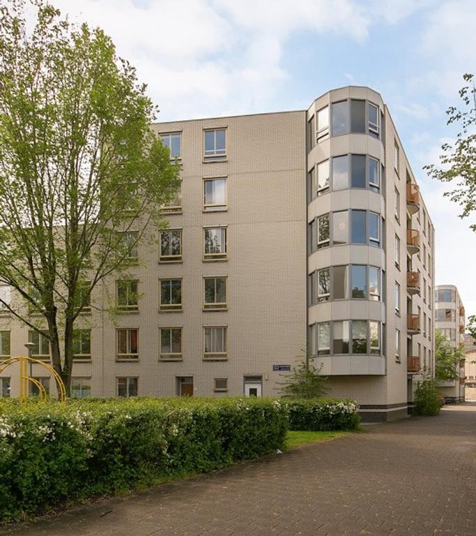 2-bedroom apartment with garden - Image 14