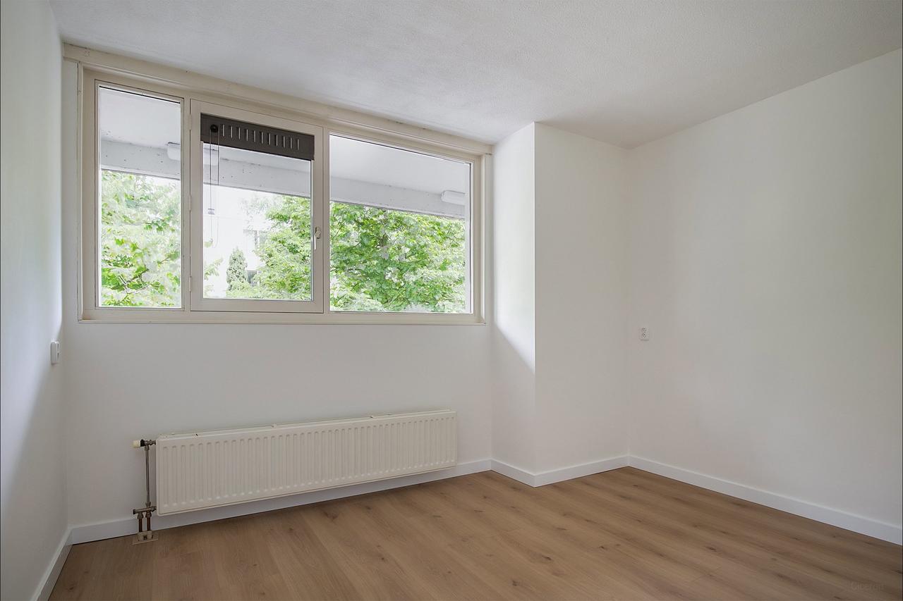 2-bedroom apartment with garden - Image 6