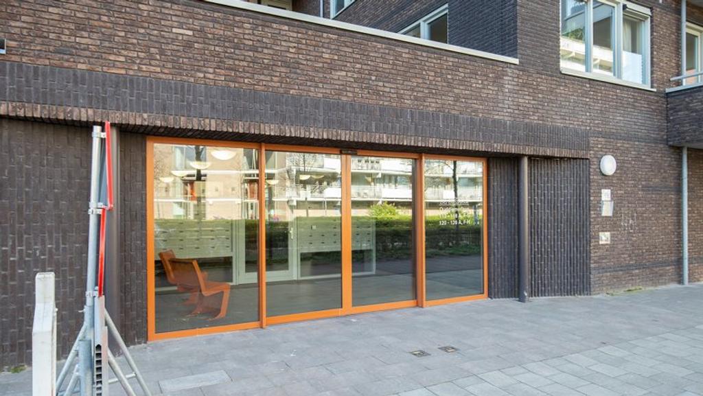 3-kamerappartement op de 8e met balkon - Afbeelding 1