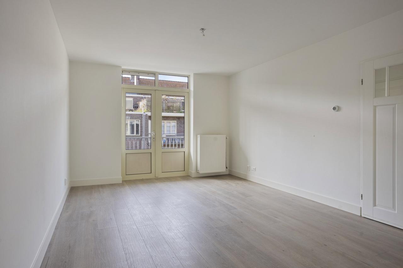 Bright 75 m² apartment with balcony in Rivierenbuurt - Image 16