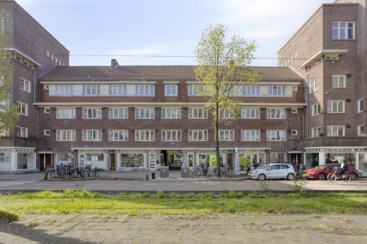 Bright 75 m² apartment with balcony in Rivierenbuurt - Image 5