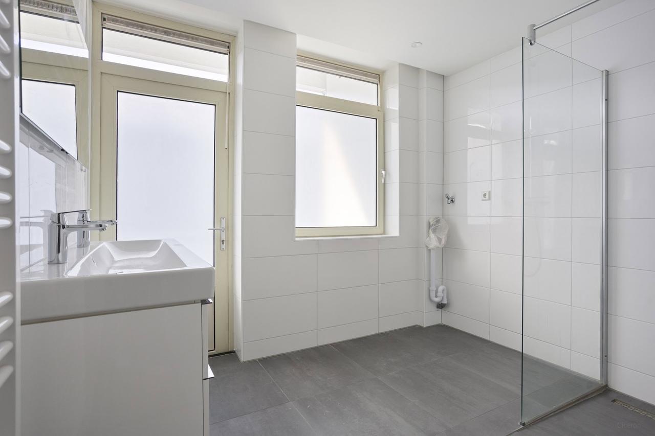Bright 75 m² apartment with balcony in Rivierenbuurt - Image 20