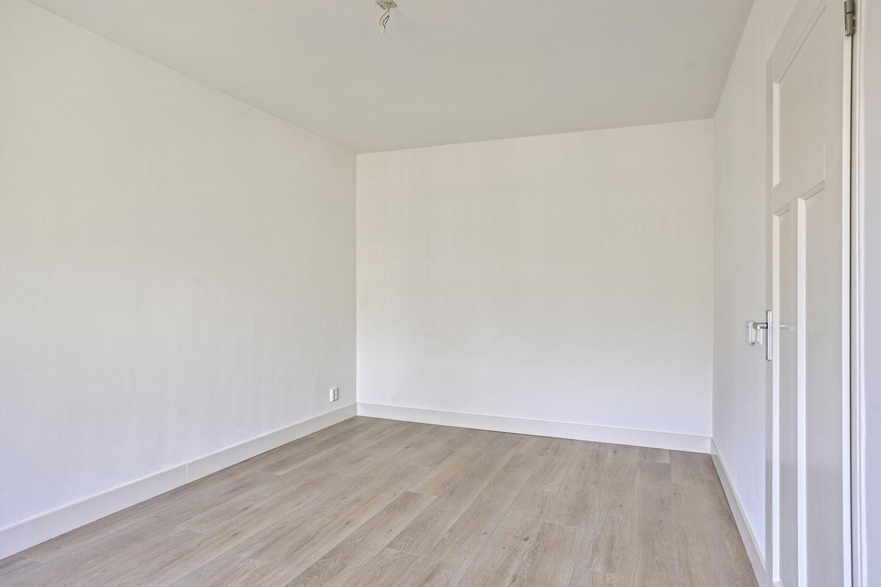 Bright 75 m² apartment with balcony in Rivierenbuurt - Image 15