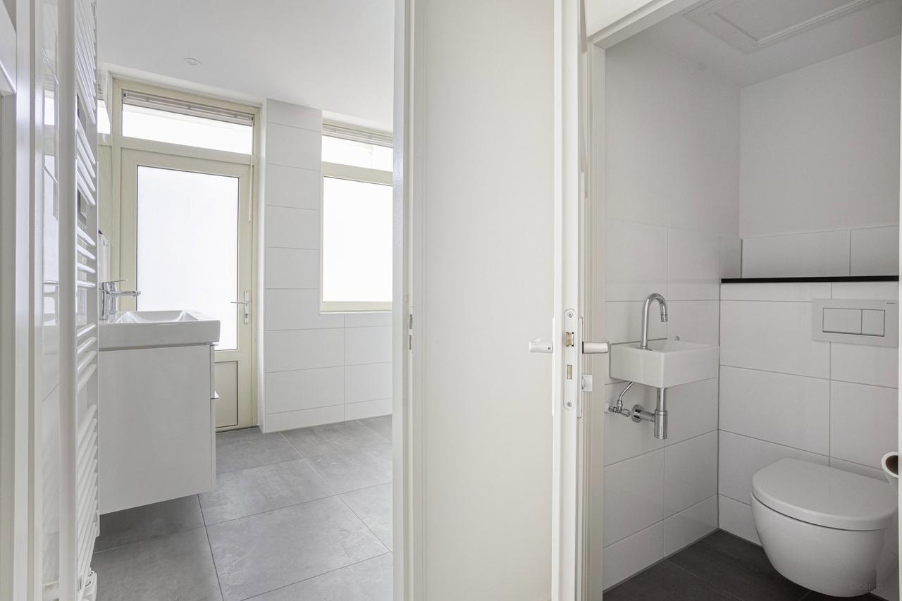 Bright 75 m² apartment with balcony in Rivierenbuurt - Image 19