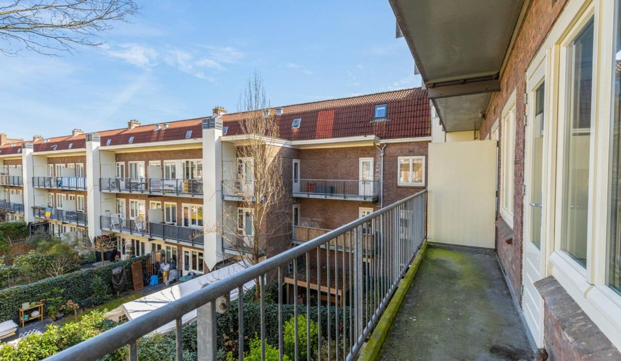 Bright 1-bedroom apartment with balcony - Image 16