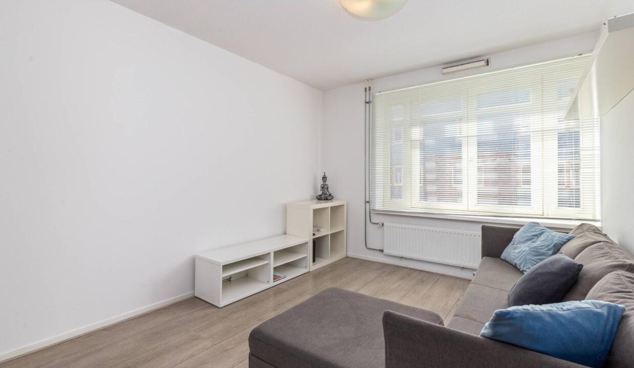 Bright 1-bedroom apartment with balcony - Image 4