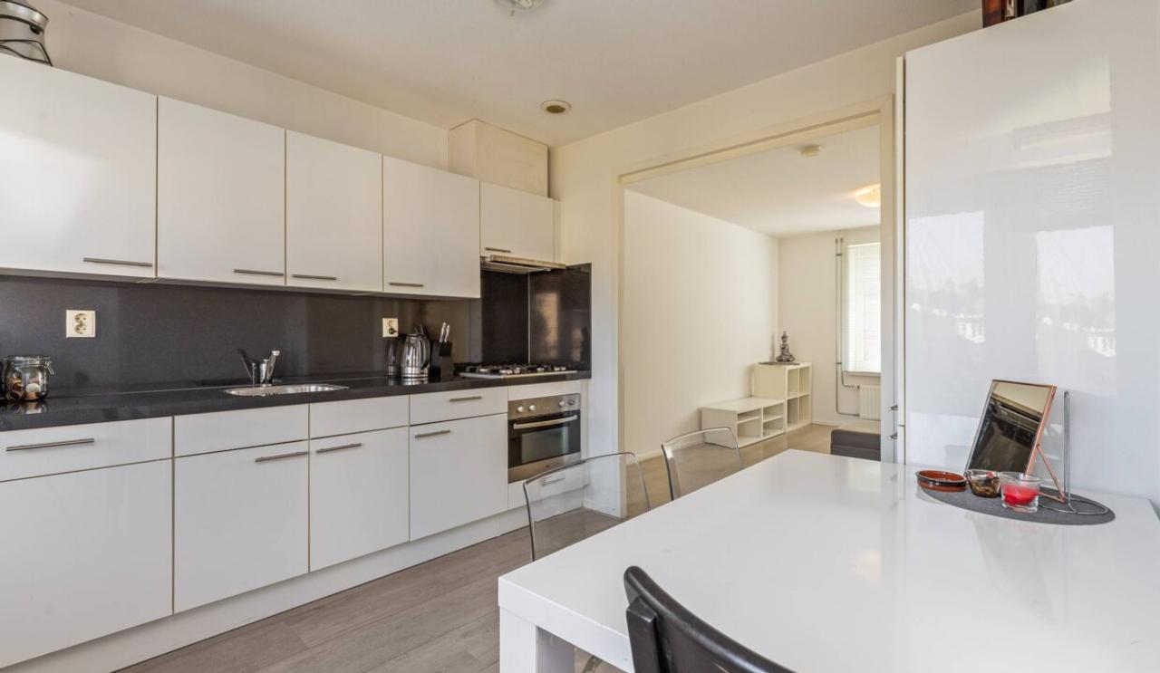 Bright 1-bedroom apartment with balcony - Image 12
