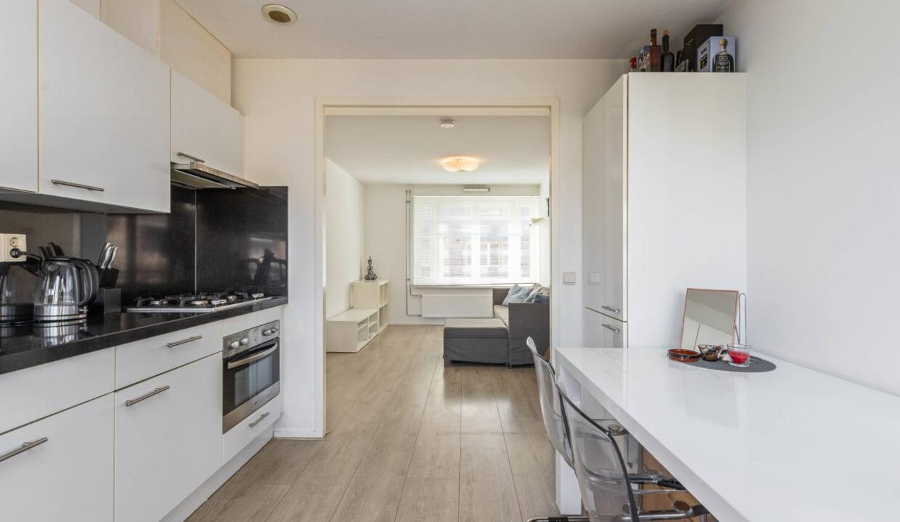 Bright 1-bedroom apartment with balcony - Image 13