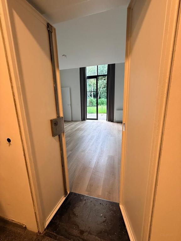 Ground floor apartment with mezzanine - Image 6