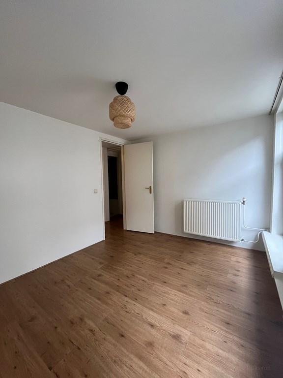 Bright 2-bedroom apartment in the Jordaan - Image 6