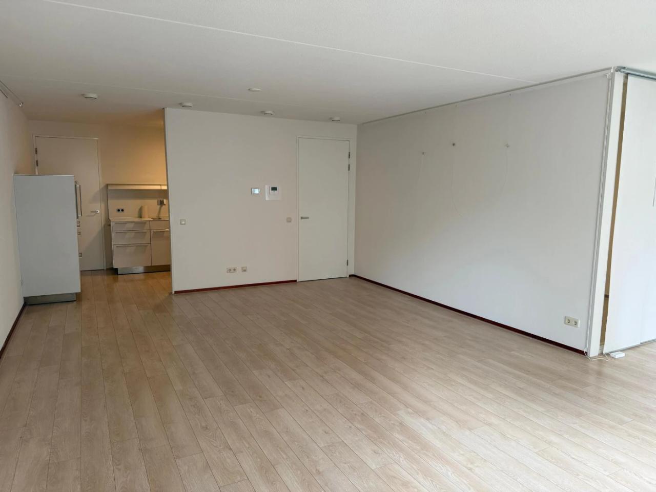 Bright 3-room apartment in Céramique with garage - Image 4