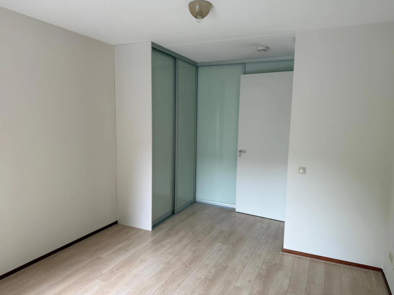 Bright 3-room apartment in Céramique with garage - Image 9