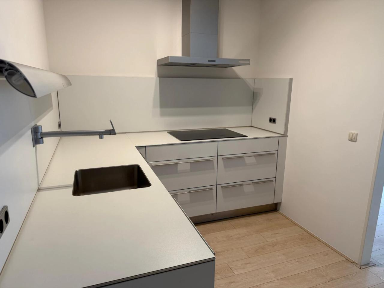Bright 3-room apartment in Céramique with garage - Image 6