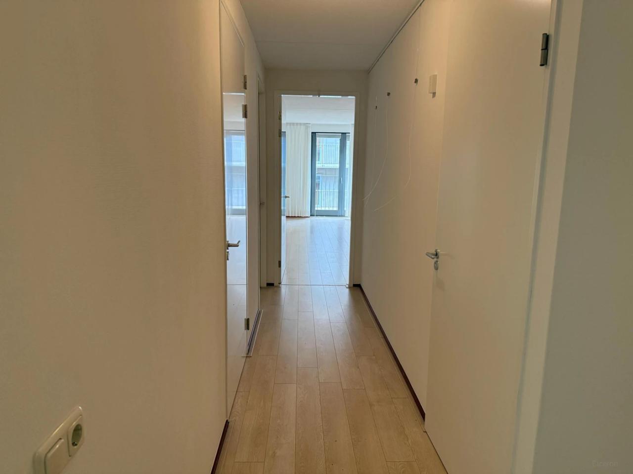Bright 3-room apartment in Céramique with garage - Image 16