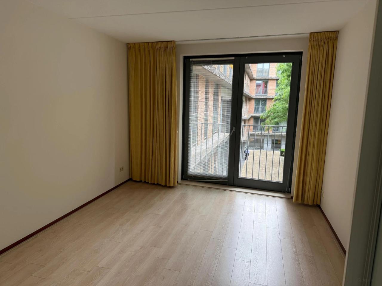 Bright 3-room apartment in Céramique with garage - Image 8