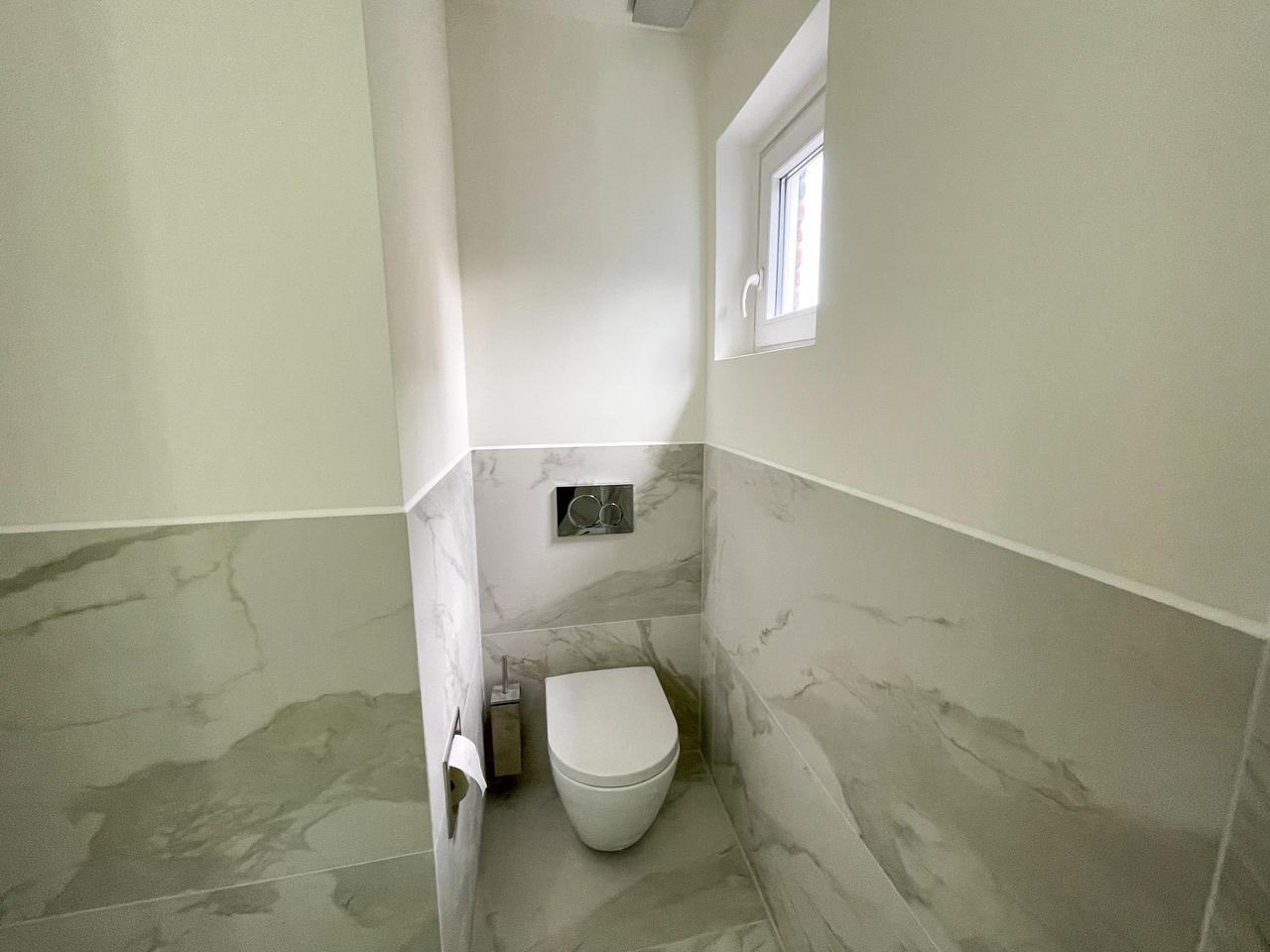 Gemeubileerd 2-kamerappartement met balkon - Afbeelding 1